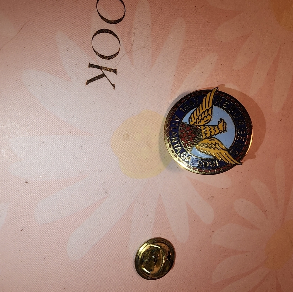 Collectible Official Seal of the City of Atlanta Georgia Lapel Shirt Pin. Great - Picture 8 of 8